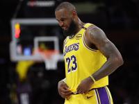 PG游戏-詹姆斯新星关键助攻表现惊艳，湖人未来可期！的简单介绍